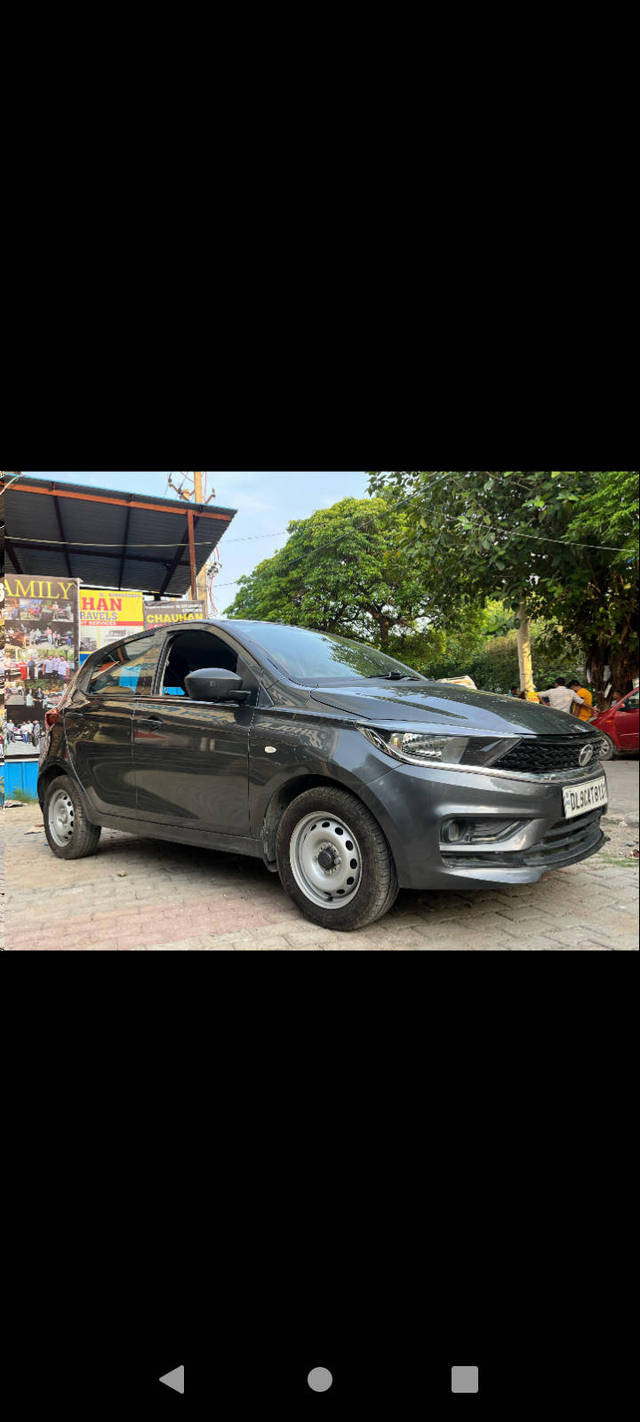https://images10.gaadi.com/usedcar_image/4521268/original/processed_4c5b6e6a0db8af9947a74561c7eb56cc.png?imwidth=6400