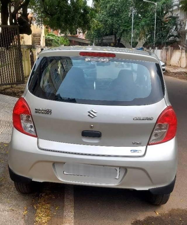 https://images10.gaadi.com/usedcar_image/4521269/original/processed_e22f0835bfc020d4235bf90d9b2f02a0.jpg?imwidth=6402