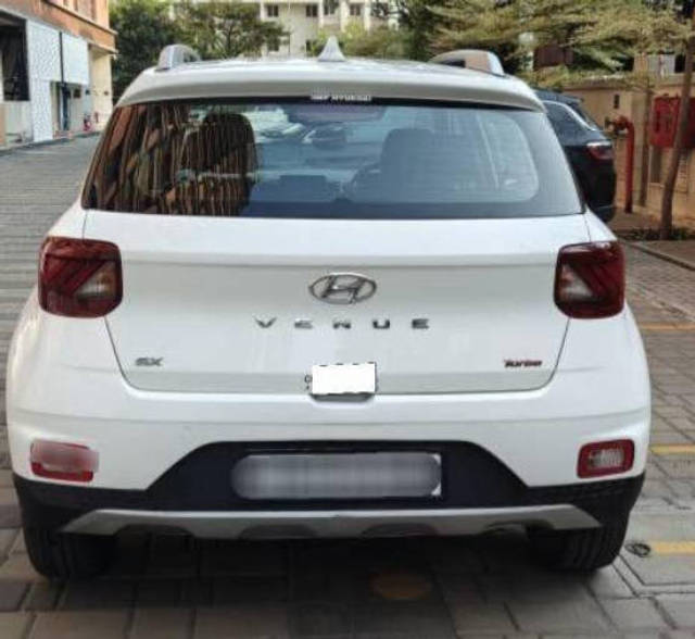 https://images10.gaadi.com/usedcar_image/4521279/original/processed_745c43860b9400197d776f0554c94983.png?imwidth=6401