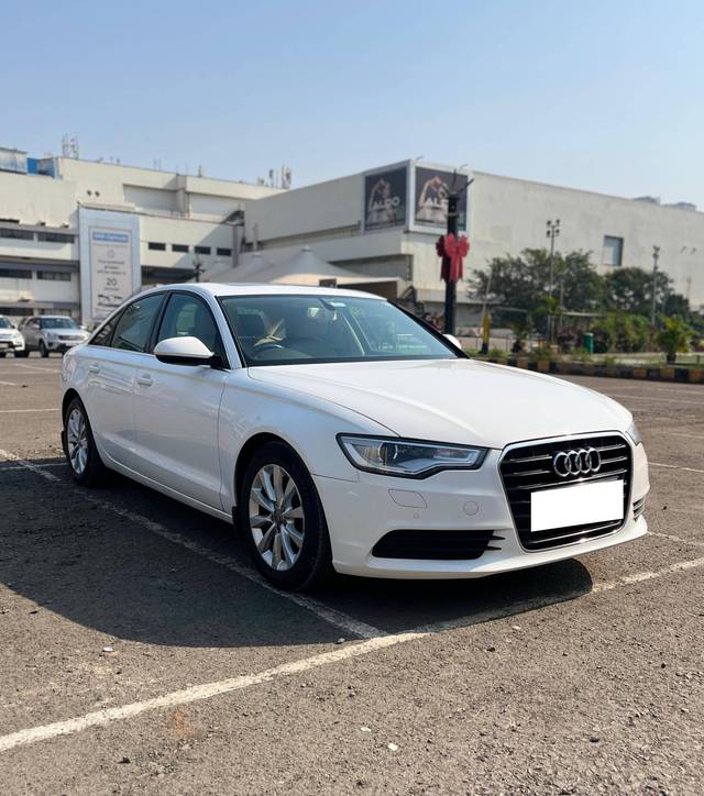 https://images10.gaadi.com/usedcar_image/4521284/original/processed_68155330b370814a9887a23fb8614ef6.jpg?imwidth=6400