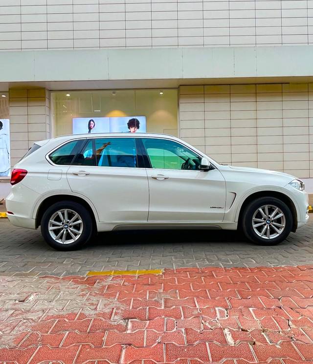 https://images10.gaadi.com/usedcar_image/4521303/original/68f54be155c97bc06aba9fb126047de8.jpg?imwidth=6401