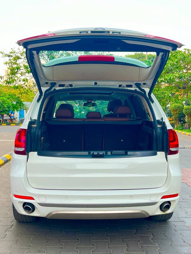 https://images10.gaadi.com/usedcar_image/4521303/original/783e027d9c2e156309f247a2b433016f.jpg?imwidth=6402