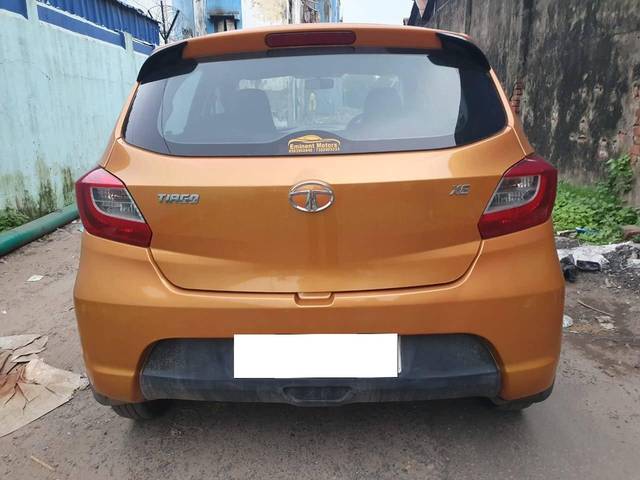 https://images10.gaadi.com/usedcar_image/4521343/original/processed_561ffd2d0fc8b71fdc703b21deb17596.jpg?imwidth=6401