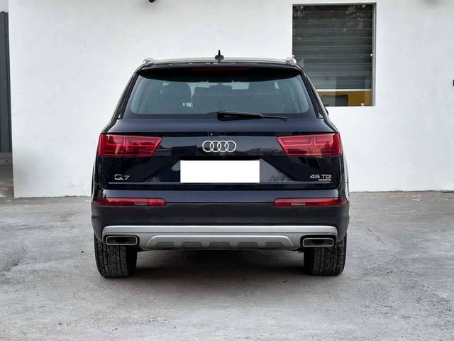 https://images10.gaadi.com/usedcar_image/4521344/original/processed_f595a18b9637ba832e9d2e650f5b9228.jpg?imwidth=6402