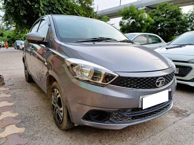 https://images10.gaadi.com/usedcar_image/4521351/original/processed_cceef55381b71999901d94d739a0876d.jpg?imwidth=6400