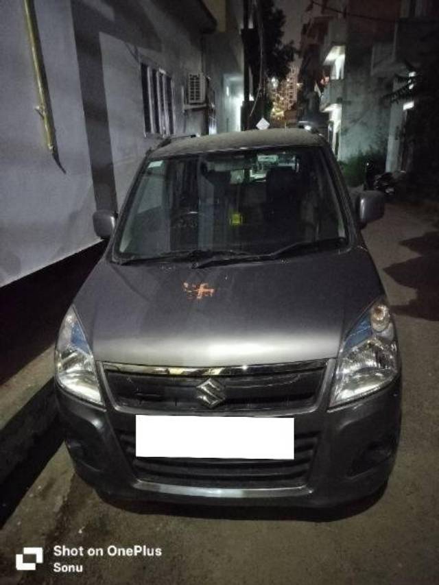 https://images10.gaadi.com/usedcar_image/4521355/original/processed_c51a17f8-0f23-4cd4-89b5-0eb1b7591eec.jpg?imwidth=6400