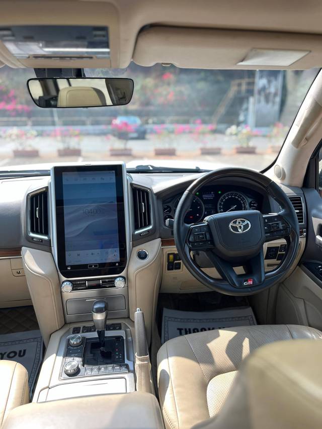 https://images10.gaadi.com/usedcar_image/4521357/original/processed_6366cdaa78b2cbba73eb1899e5fd8d01.jpeg?imwidth=6400