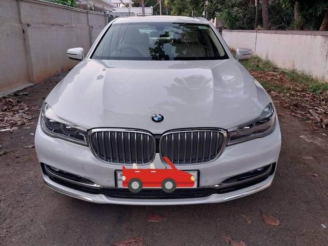 https://images10.gaadi.com/usedcar_image/4521359/original/processed_04f9318a0b67c76bdcf81f2a1fa762b2.jpg?imwidth=6401