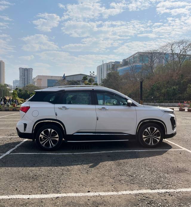 https://images10.gaadi.com/usedcar_image/4521361/original/056d11875178918a120c09e139206088.jpg?imwidth=6401