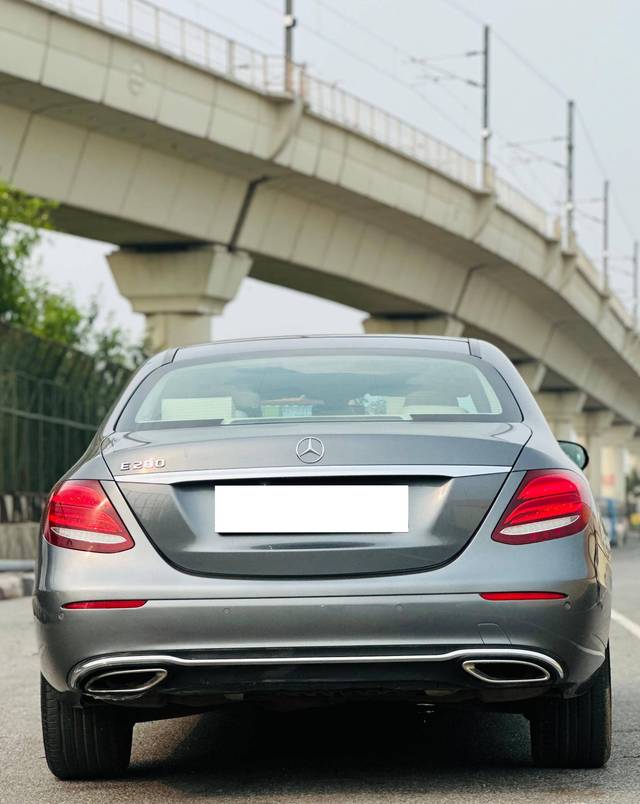 https://images10.gaadi.com/usedcar_image/4521363/original/processed_62496d12fedf5790d48be4b09a6820b1.jpg?imwidth=6401