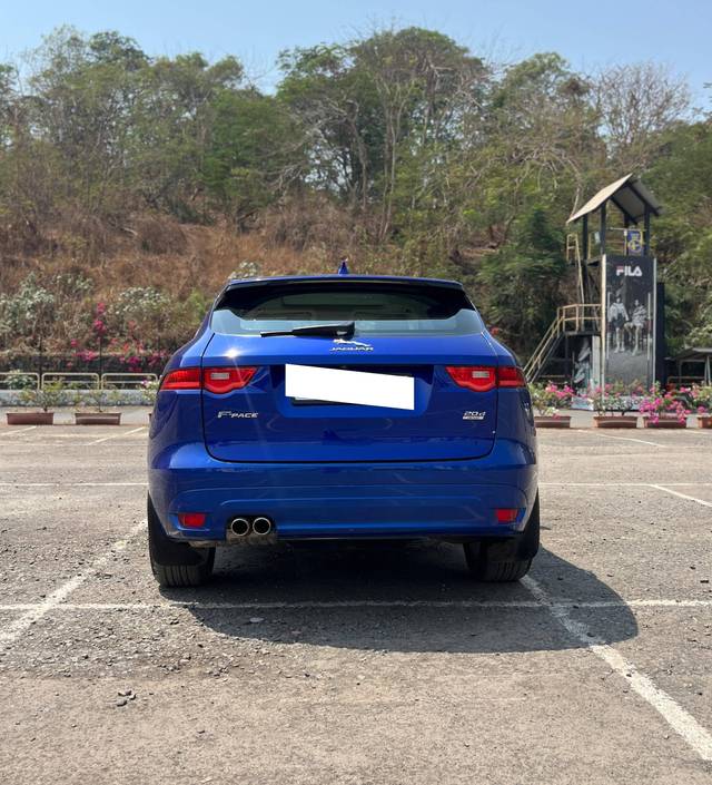 https://images10.gaadi.com/usedcar_image/4521365/original/processed_e7b225d79577c55d8806b9b4c6b118d3.jpeg?imwidth=6402