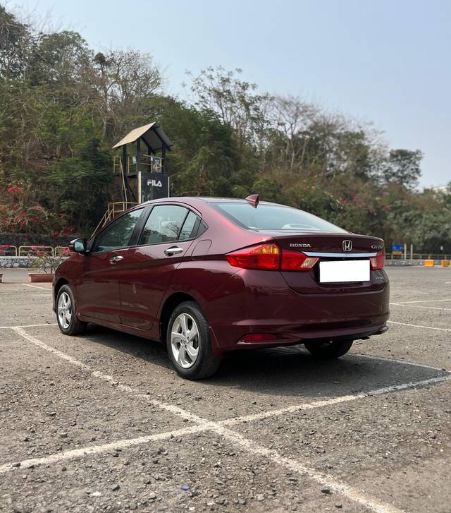 https://images10.gaadi.com/usedcar_image/4521373/original/processed_30a384b3eb08c1c00cf0e8dba7c80fa6.jpeg?imwidth=6402