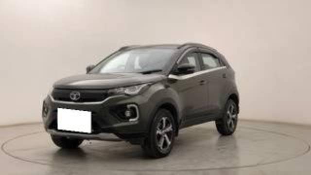 https://images10.gaadi.com/usedcar_image/4521378/original/processed_517b416c-2a60-4d1a-9443-f424c8d789db.jpeg?imwidth=6400