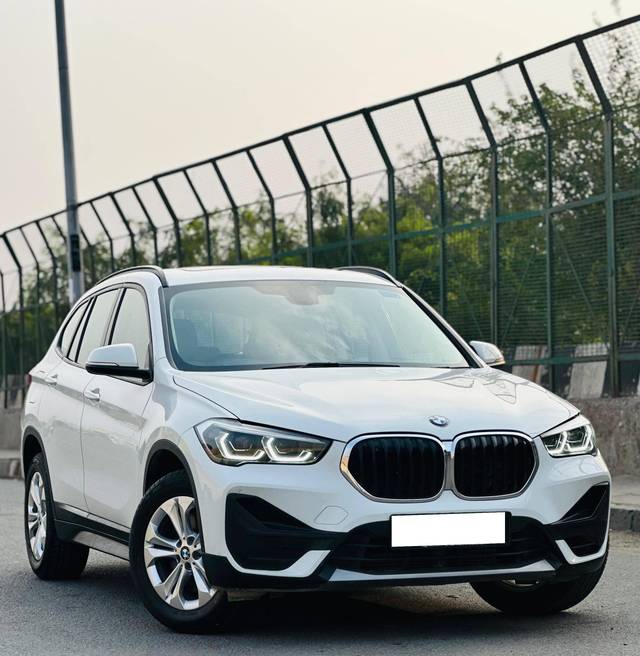 https://images10.gaadi.com/usedcar_image/4521381/original/processed_cb0c5404c062f7198bd6ef1dcdf82d84.jpg?imwidth=6400