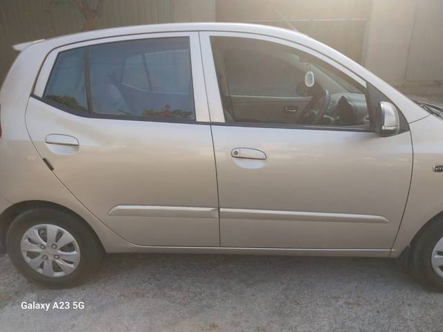 https://images10.gaadi.com/usedcar_image/4521382/original/dd6e1a90340324fb93f319686a270500.jpg?imwidth=6402