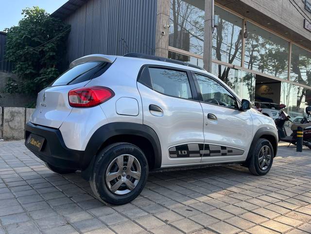https://images10.gaadi.com/usedcar_image/4521392/original/processed_d2d0a6999e30a65aac991fd2e9e24cd6.jpg?imwidth=6402