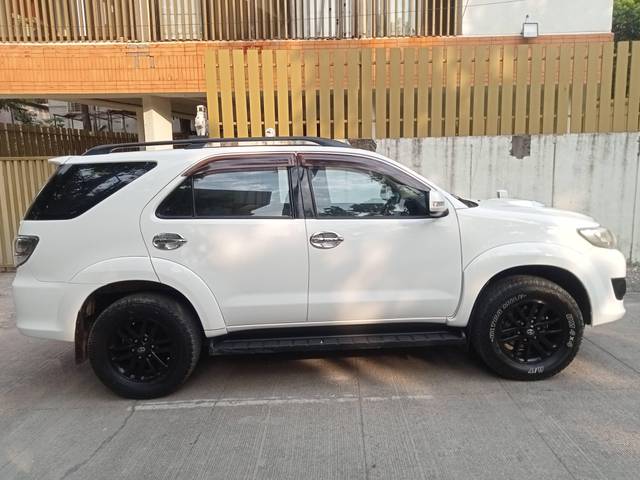 https://images10.gaadi.com/usedcar_image/4521394/original/processed_e2b4d829-a25e-4eb6-be32-585ffb777f96.jpg?imwidth=6401