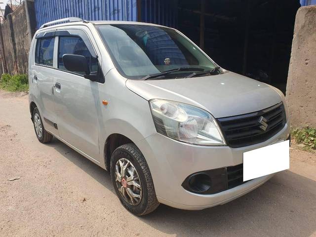 https://images10.gaadi.com/usedcar_image/4521405/original/processed_cfd51bc2b1854bff51accd9e38ffae7b.jpg?imwidth=6400