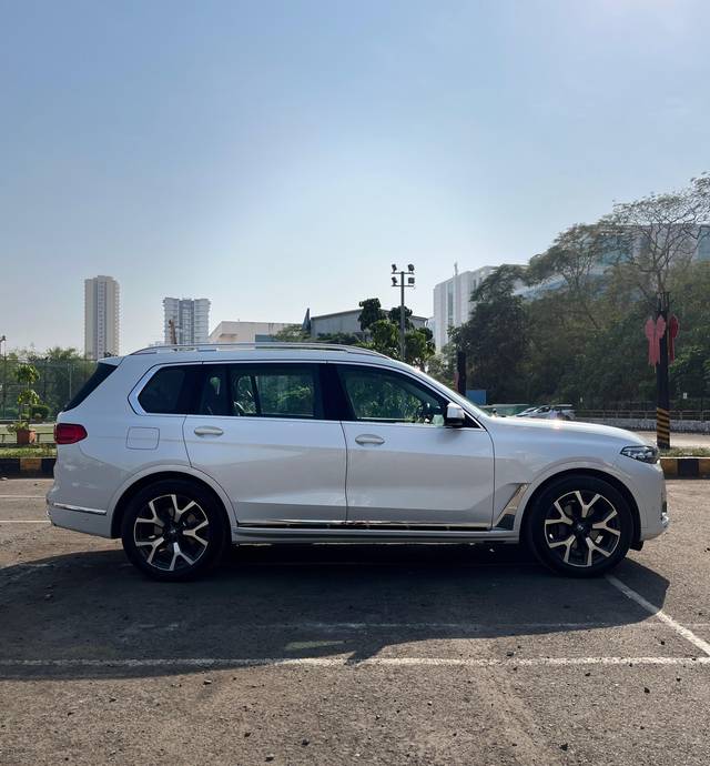 https://images10.gaadi.com/usedcar_image/4521414/original/35d2f789333a4377e070a8bd38ab4739.jpg?imwidth=6401