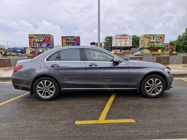 https://images10.gaadi.com/usedcar_image/4521415/original/processed_5d33ee1052db4fd9eaf24293d1aa4696.png?imwidth=6401