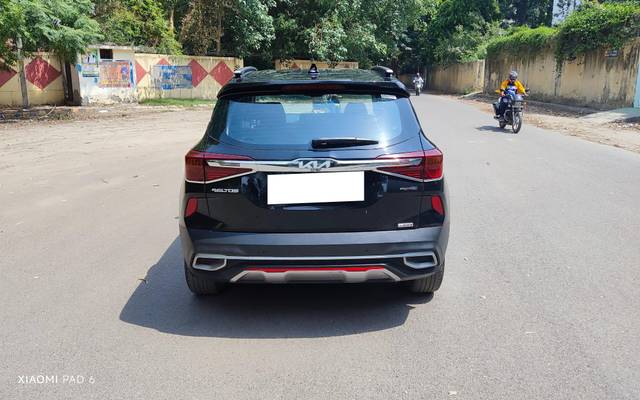 https://images10.gaadi.com/usedcar_image/4521424/original/processed_11f67832-2f8d-4557-a639-d13d18c21abe.jpg?imwidth=6402