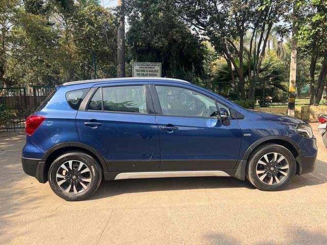 https://images10.gaadi.com/usedcar_image/4521425/original/processed_7885d496-b82e-4914-8385-24a96a2177fc.jpg?imwidth=6401