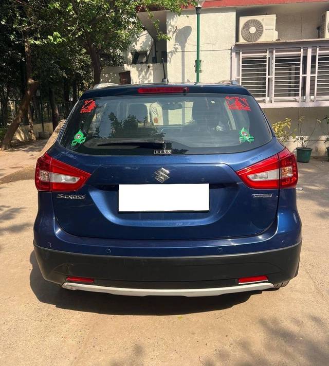 https://images10.gaadi.com/usedcar_image/4521425/original/processed_94b20b6b-860f-4bfe-826f-771f6036e043.jpg?imwidth=6402