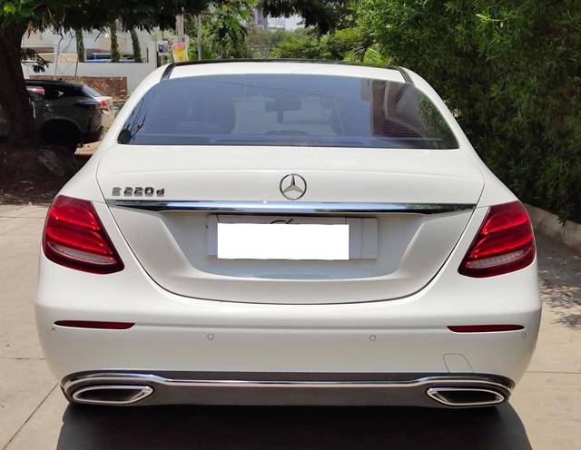 https://images10.gaadi.com/usedcar_image/4521467/original/processed_8194f8945305d2014ebbdd570148e346.jpg?imwidth=6402