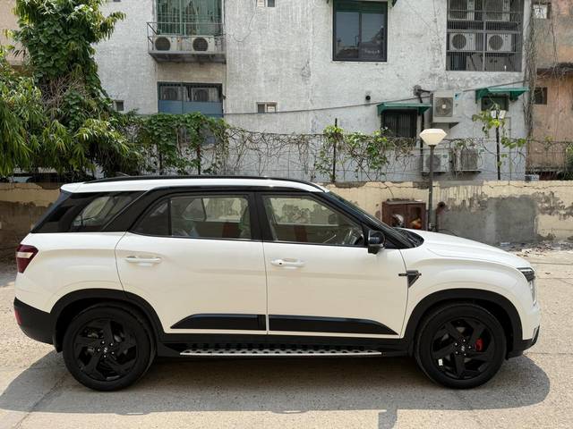 https://images10.gaadi.com/usedcar_image/4521489/original/9a709c81ad7a1eaa99a1865db57f2fc2.jpg?imwidth=6402