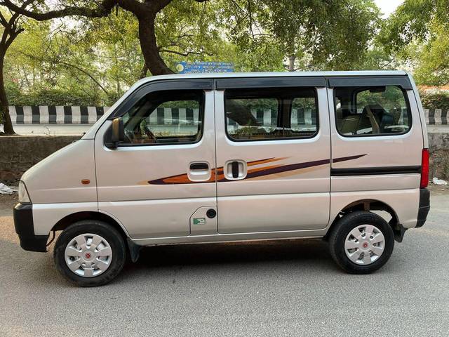 https://images10.gaadi.com/usedcar_image/4521497/original/processed_7207ca8375d34609042f9a589ce1b028.jpg?imwidth=6402
