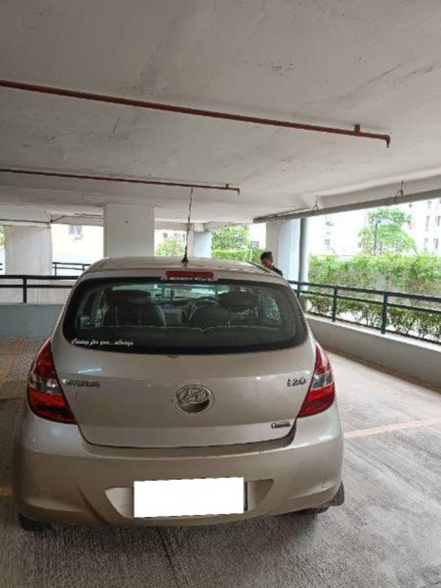 https://images10.gaadi.com/usedcar_image/4521503/original/processed_4ba0bf7a-b7ca-4402-80de-d3914535d87a.jpg?imwidth=6400