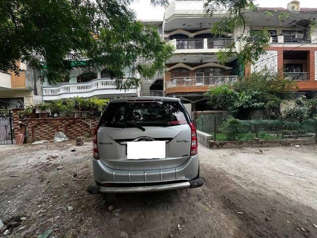 https://images10.gaadi.com/usedcar_image/4521512/original/processed_a6ea51df-0a3c-4a42-8242-dfc15832f852.jpeg?imwidth=6402