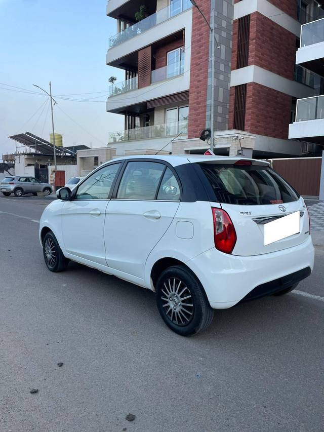 https://images10.gaadi.com/usedcar_image/4521518/original/processed_1c4556ba070d644f238ed9d85f0d07a7.jpg?imwidth=6402