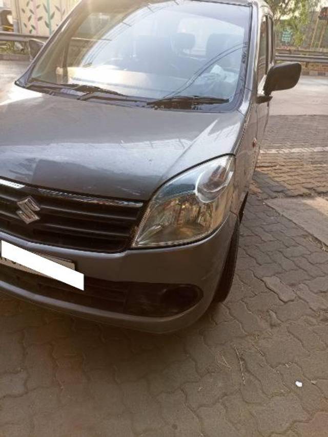 https://images10.gaadi.com/usedcar_image/4521526/original/processed_19b2fc82-9138-4296-81e4-59672cef8680.jpg?imwidth=6401