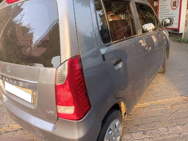 https://images10.gaadi.com/usedcar_image/4521526/original/processed_559f9c48-fa5c-4bc3-baa8-41e9502baa99.jpg?imwidth=6402