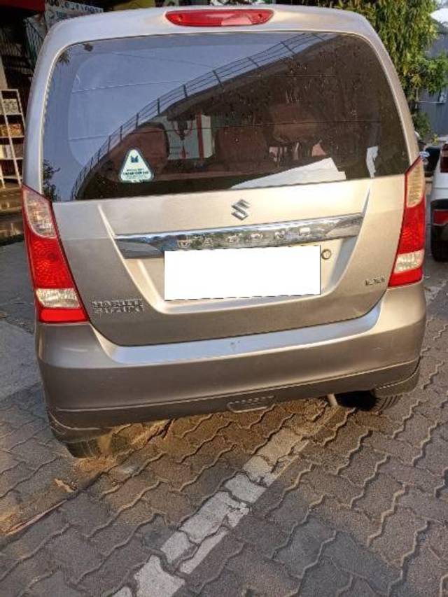 https://images10.gaadi.com/usedcar_image/4521526/original/processed_a24aeb5b-c11e-420a-9677-332acf751a03.jpg?imwidth=6401