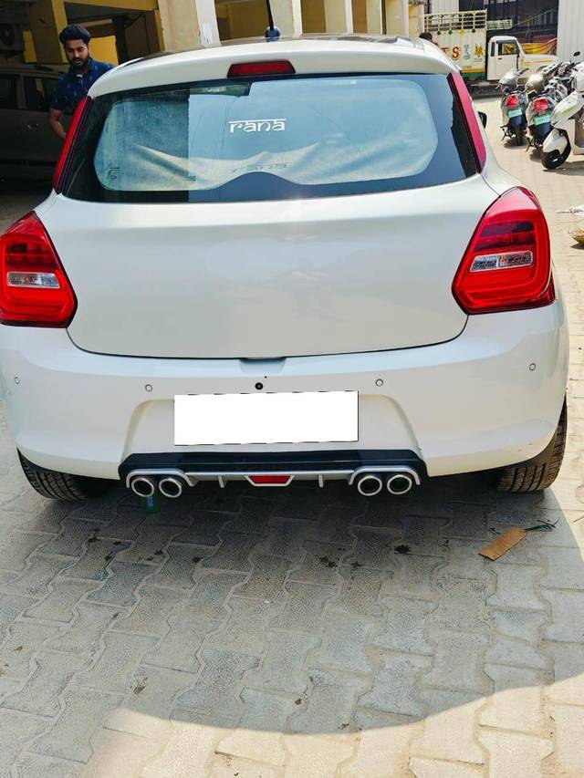 https://images10.gaadi.com/usedcar_image/4521573/original/processed_8fd67b601b6e97eeded2670e71ad40cf.jpg?imwidth=6401