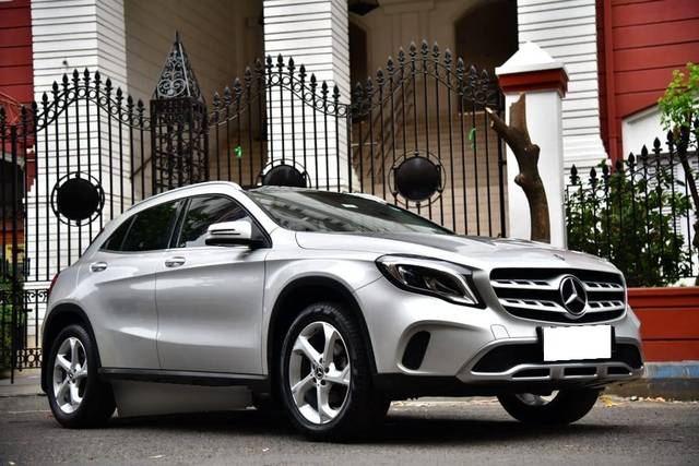 https://images10.gaadi.com/usedcar_image/4521574/original/processed_0c1d205761cdbd9fa932f1381b5e654d.jpg?imwidth=6400