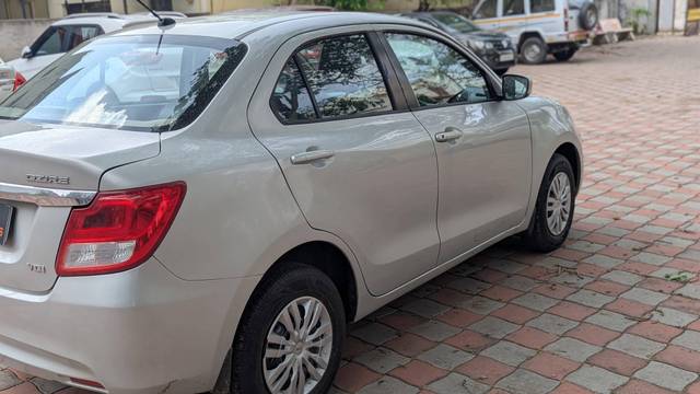 https://images10.gaadi.com/usedcar_image/4521586/original/processed_725cb727d3fad7569abcf4eccf89a66d.jpg?imwidth=6401