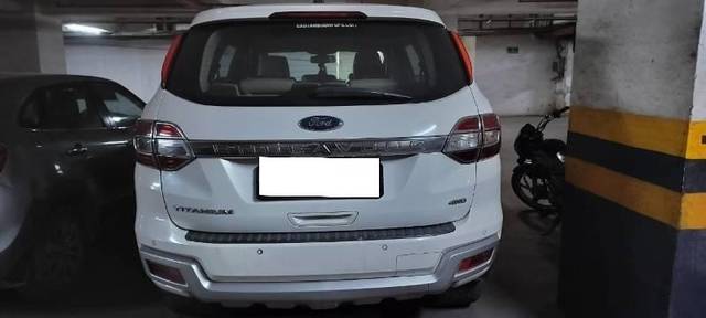 https://images10.gaadi.com/usedcar_image/4521587/original/processed_dd2d8e55-80e2-4067-b59d-07bcdf9d126e.jpeg?imwidth=6400