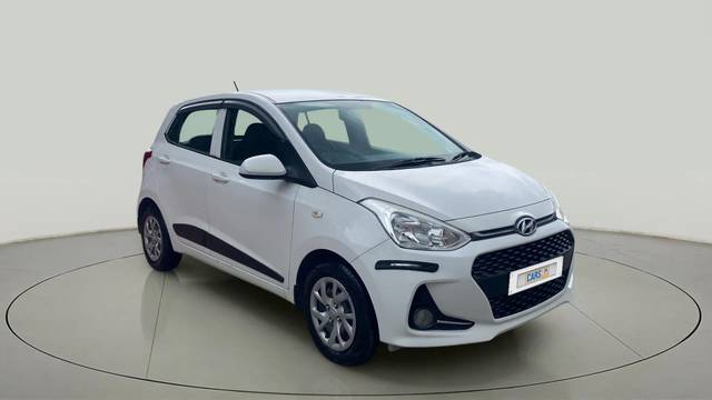 https://images10.gaadi.com/usedcar_image/4521589/original/1ac75317095eaf958569039f52baec00.jpg?imwidth=6400