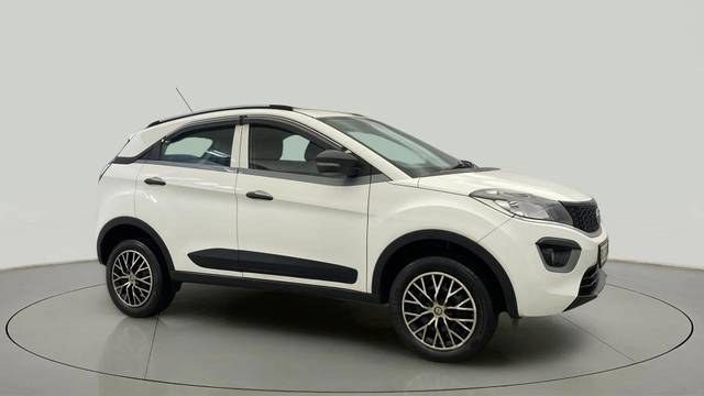 https://images10.gaadi.com/usedcar_image/4521596/original/e2d92d6e918c703e2ce671be69299aed.jpg?imwidth=6400