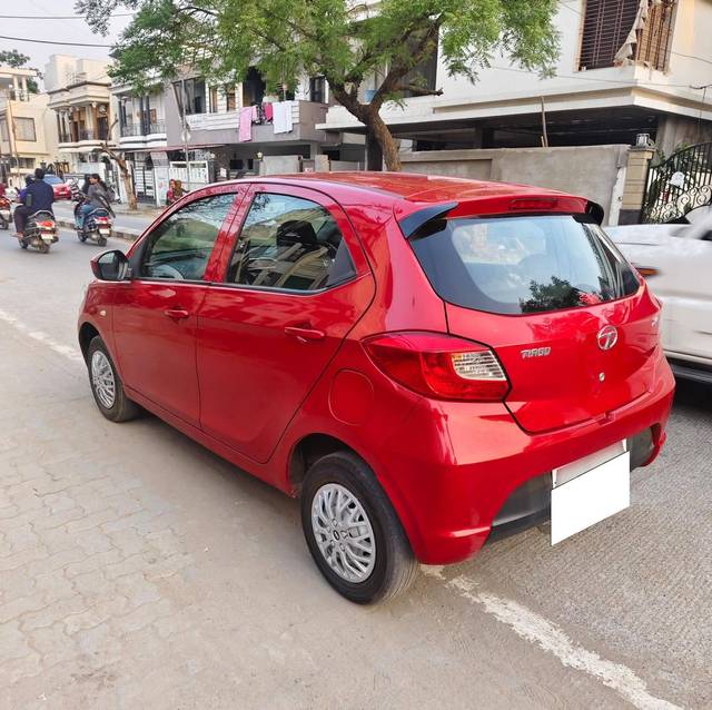 https://images10.gaadi.com/usedcar_image/4521597/original/processed_6a8b2fec08c6b7e283539c34d4af54d5.jpg?imwidth=6402