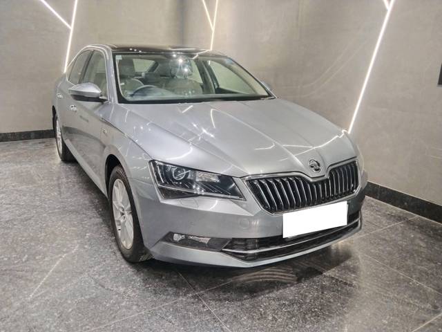 https://images10.gaadi.com/usedcar_image/4521598/original/processed_7d802650c2a2f9cec0b264efaca66f74.jpg?imwidth=6400