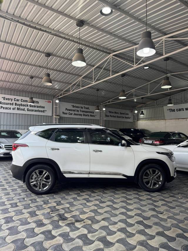 https://images10.gaadi.com/usedcar_image/4521603/original/processed_2f1235c75e013aee16a60afd83f5320d.jpg?imwidth=6401