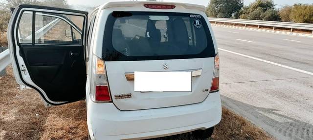 https://images10.gaadi.com/usedcar_image/4521605/original/processed_bc3a1995-9ea3-4b9f-8363-2fc3ac1884b1.jpg?imwidth=6401