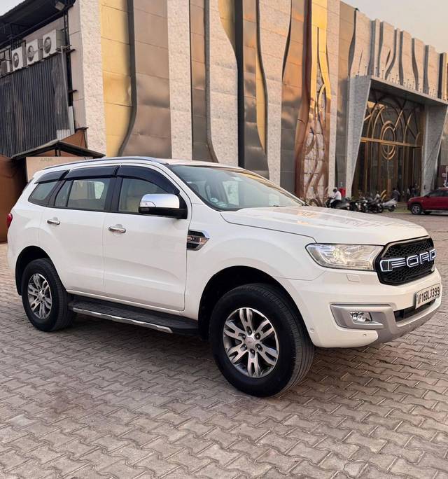 https://images10.gaadi.com/usedcar_image/4521607/original/processed_721d680be7457f723cba8a77f2deff94.jpeg?imwidth=6400