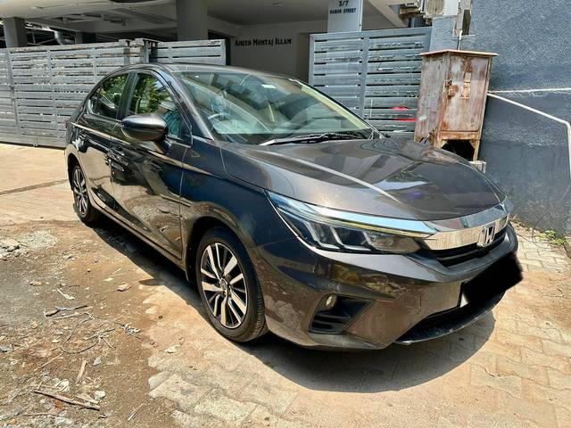 https://images10.gaadi.com/usedcar_image/4521613/original/processed_95456433447db554c9c77b521f38e992.jpg?imwidth=6400