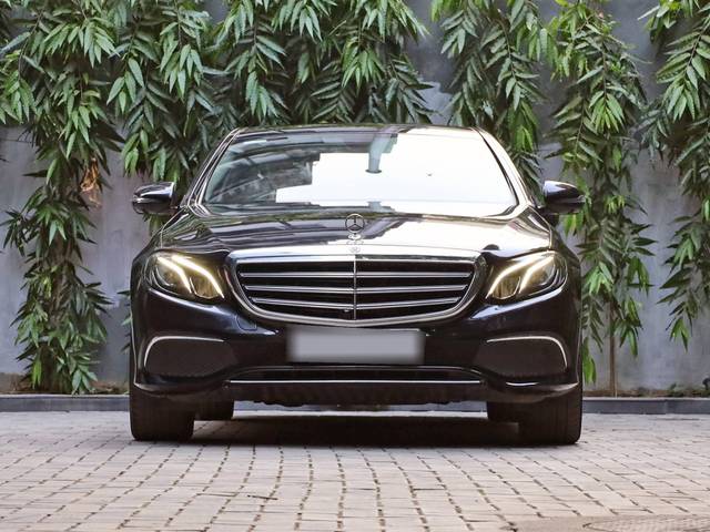 https://images10.gaadi.com/usedcar_image/4521616/original/processed_b6e33ca50212e5bdebbdcb1275854537.jpg?imwidth=6402
