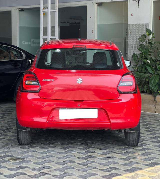 https://images10.gaadi.com/usedcar_image/4521619/original/processed_b0391533c7078db55bec07dfbd153993.jpg?imwidth=6402